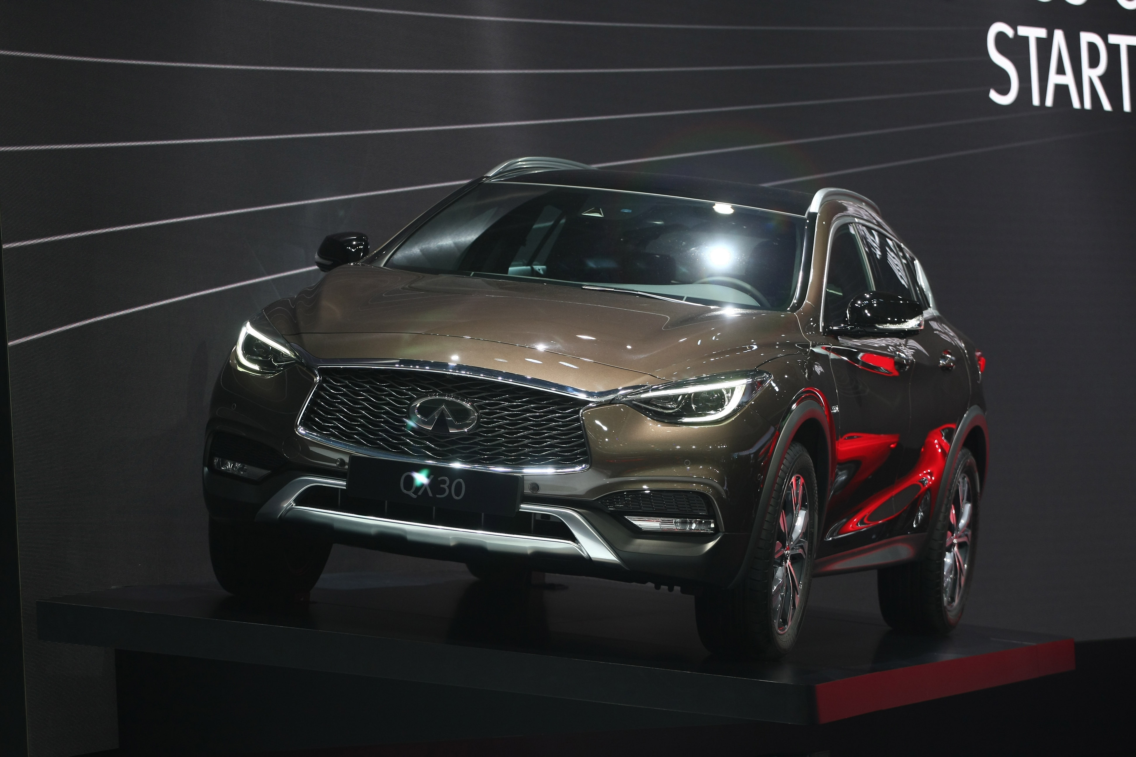 Infiniti QX30 - Salone di Ginevra 2016