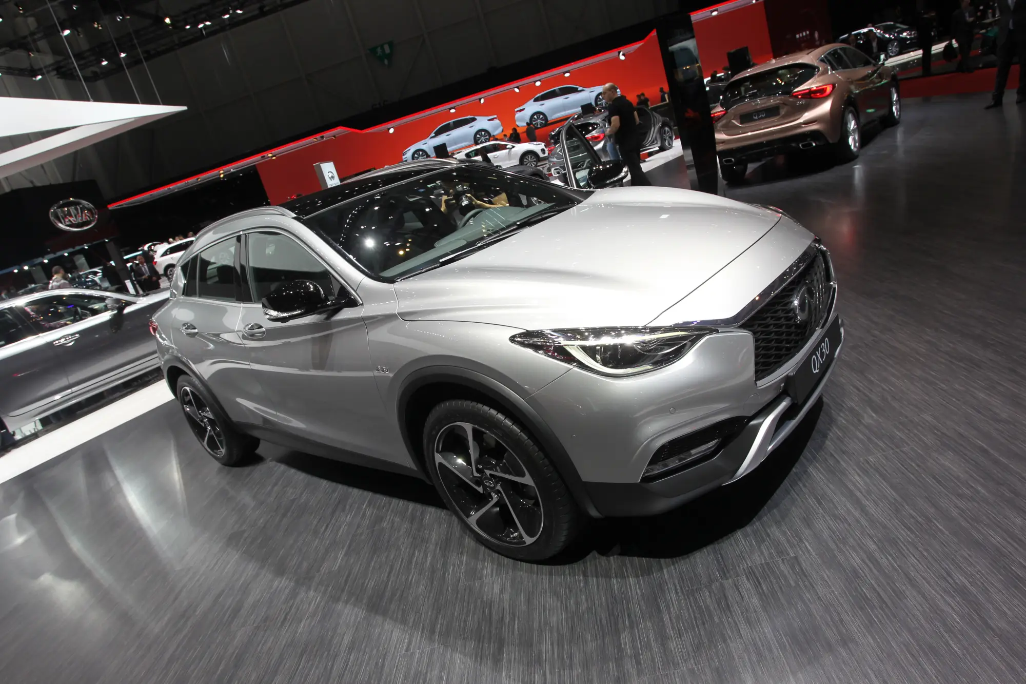 Infiniti QX30 - Salone di Ginevra 2016 - 8