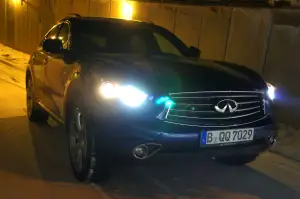 Infiniti QX70 3.7 S - Prova su strada 2015