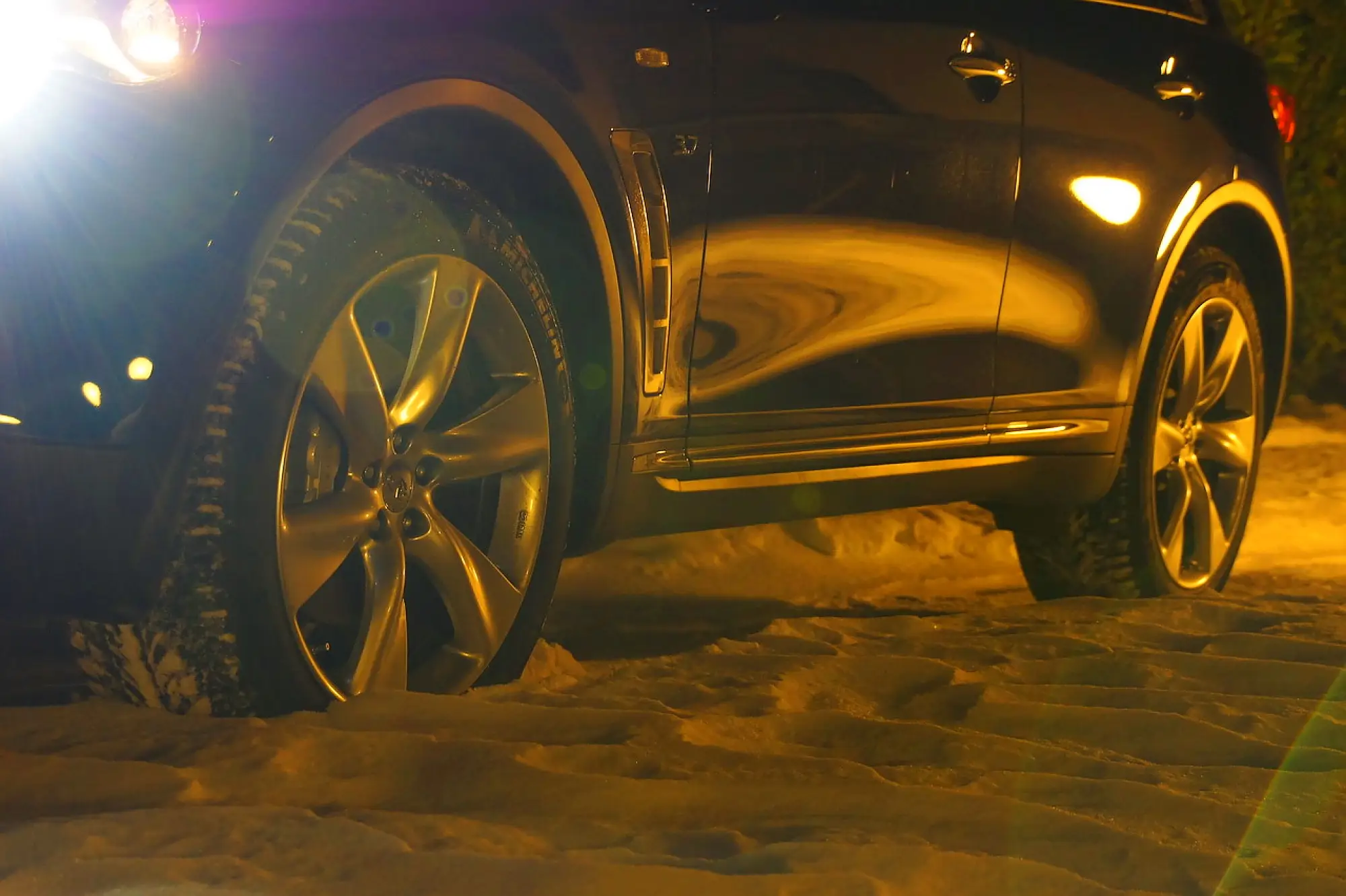 Infiniti QX70 3.7 S - Prova su strada 2015 - 5