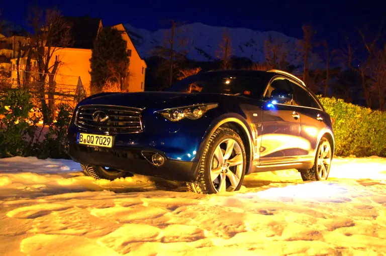 Infiniti QX70 3.7 S - Prova su strada 2015 - 7