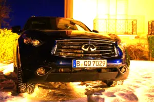 Infiniti QX70 3.7 S - Prova su strada 2015