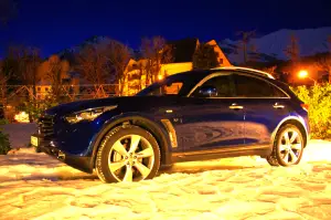 Infiniti QX70 3.7 S - Prova su strada 2015