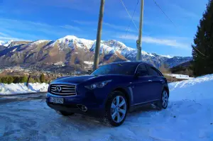 Infiniti QX70 3.7 S - Prova su strada 2015