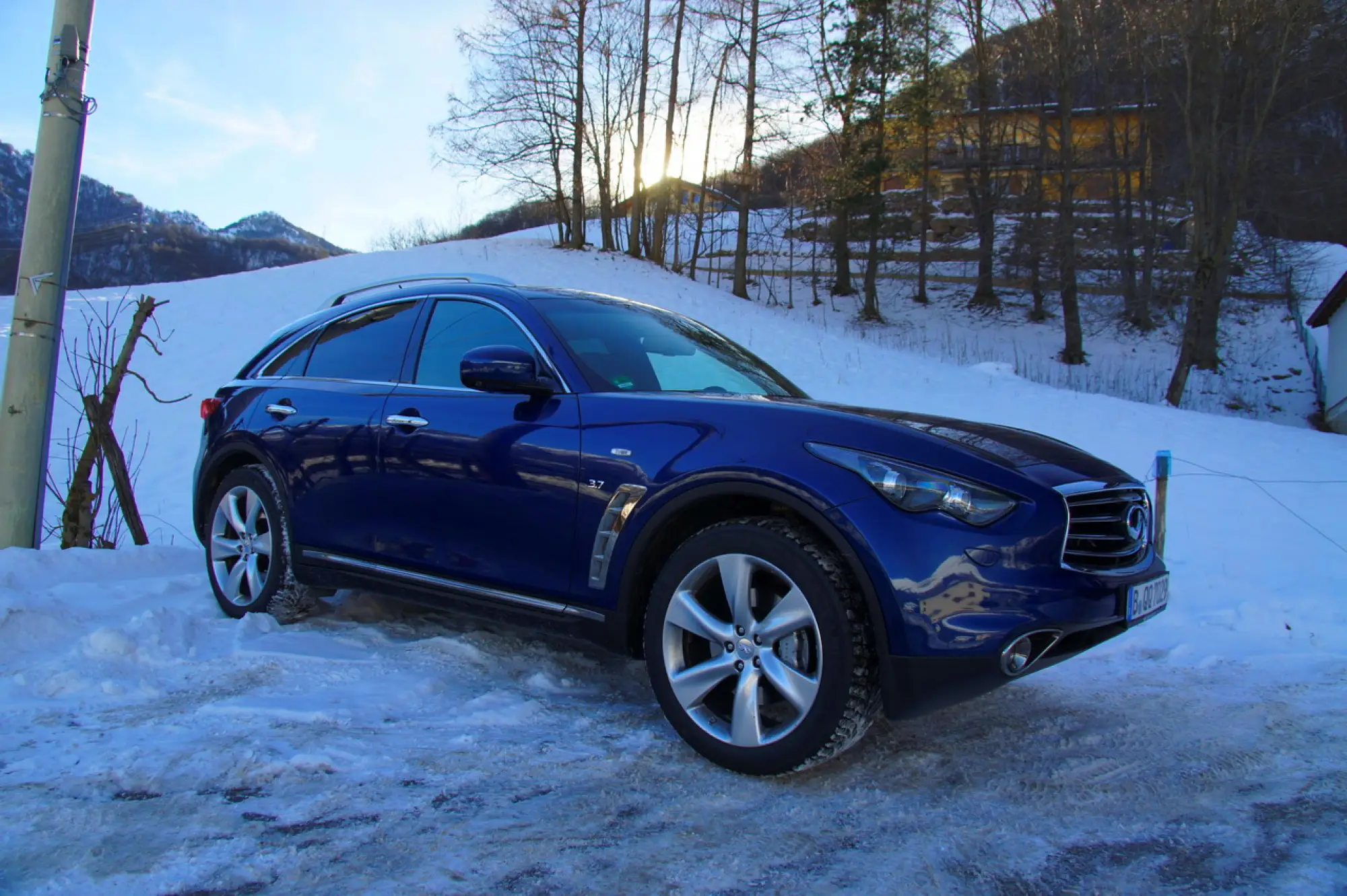 Infiniti QX70 3.7 S - Prova su strada 2015 - 14