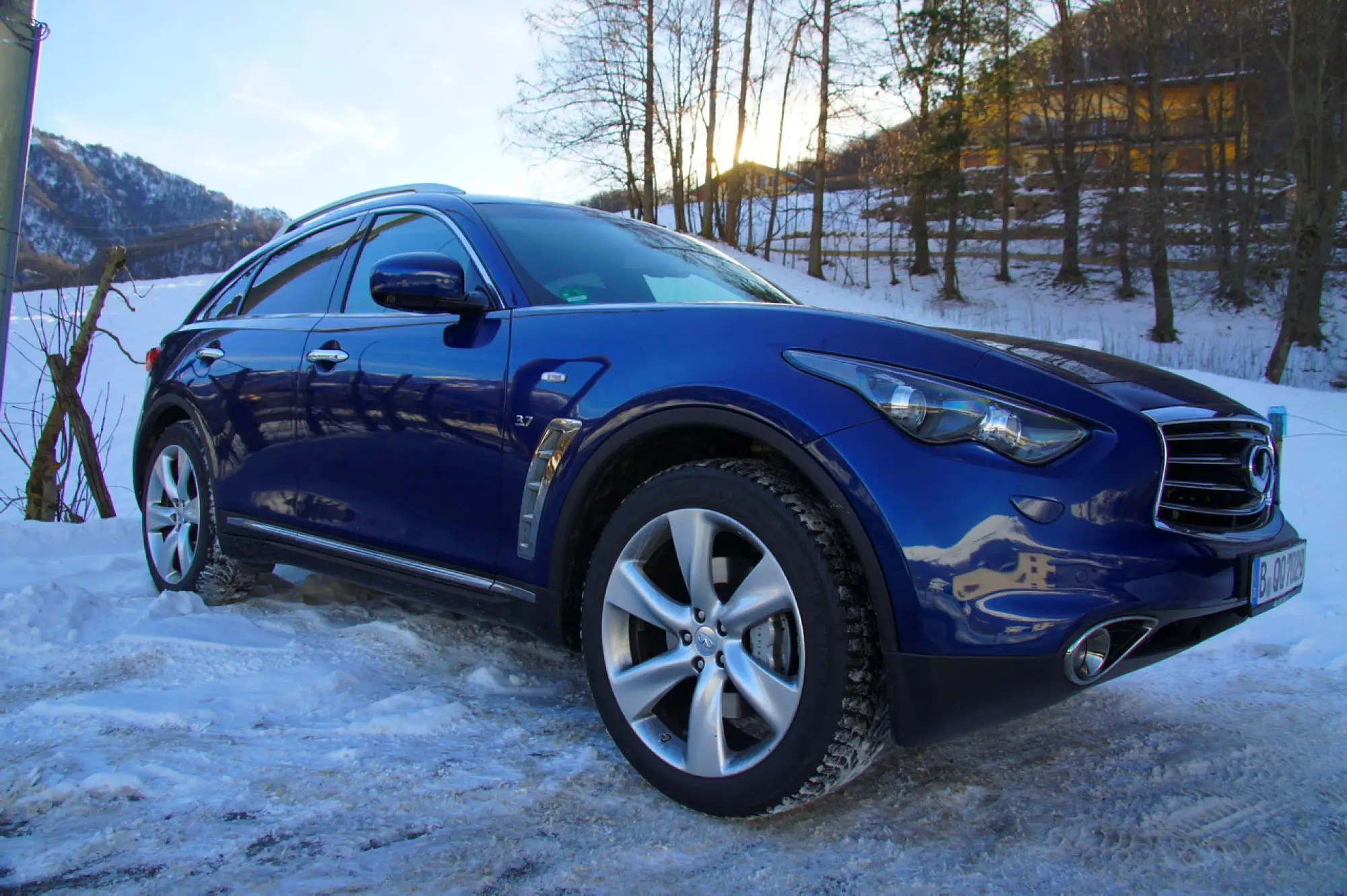Infiniti QX70 3.7 S - Prova su strada 2015 - 15