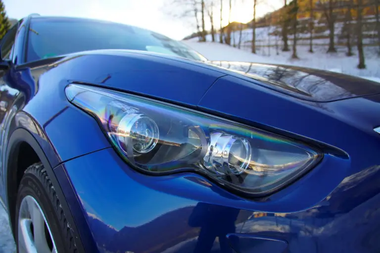 Infiniti QX70 3.7 S - Prova su strada 2015 - 18