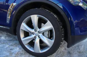 Infiniti QX70 3.7 S - Prova su strada 2015