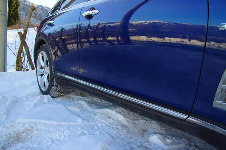 Infiniti QX70 3.7 S - Prova su strada 2015 - 22