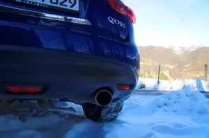 Infiniti QX70 3.7 S - Prova su strada 2015