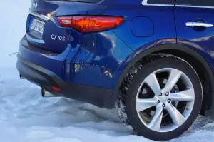 Infiniti QX70 3.7 S - Prova su strada 2015