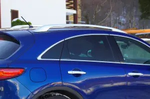 Infiniti QX70 3.7 S - Prova su strada 2015