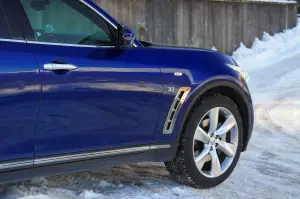 Infiniti QX70 3.7 S - Prova su strada 2015