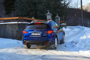 Infiniti QX70 3.7 S - Prova su strada 2015