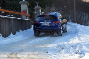 Infiniti QX70 3.7 S - Prova su strada 2015