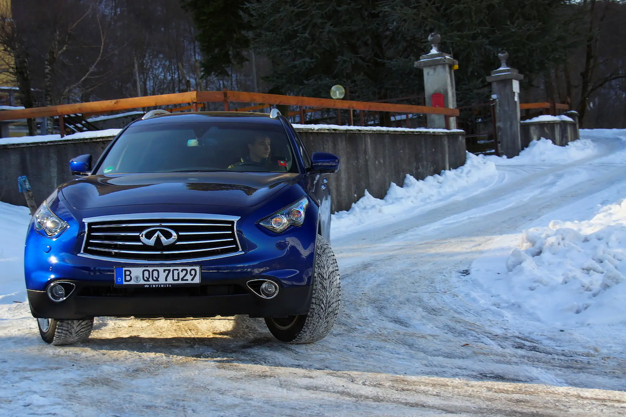 Infiniti QX70 3.7 S - Prova su strada 2015 - 57