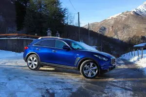 Infiniti QX70 3.7 S - Prova su strada 2015