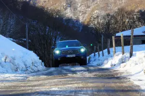 Infiniti QX70 3.7 S - Prova su strada 2015