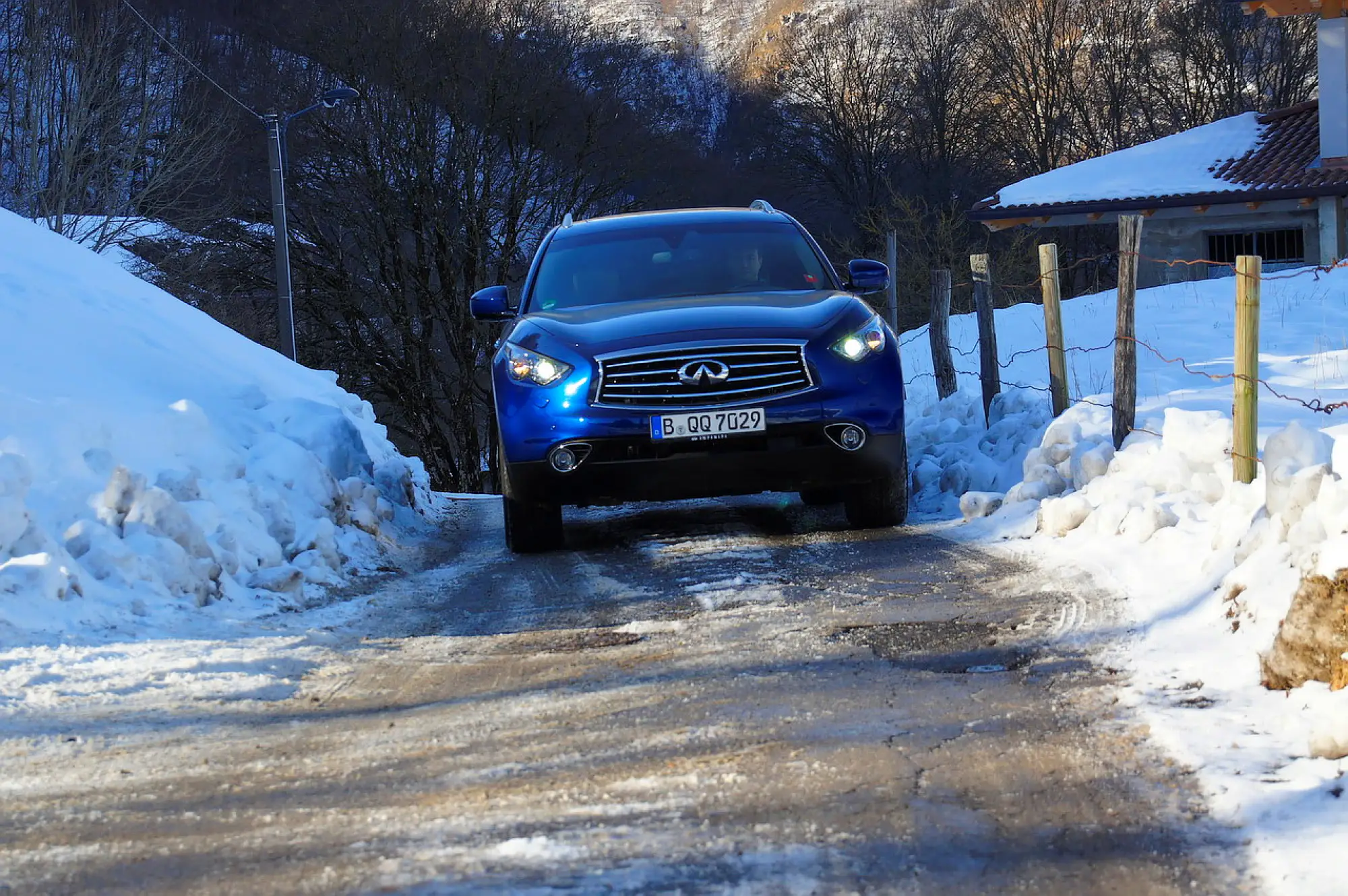 Infiniti QX70 3.7 S - Prova su strada 2015 - 61