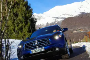 Infiniti QX70 3.7 S - Prova su strada 2015