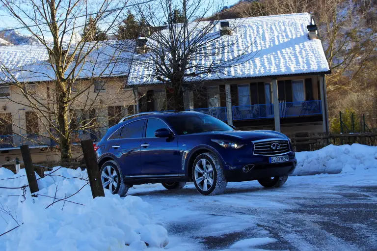 Infiniti QX70 3.7 S - Prova su strada 2015 - 75