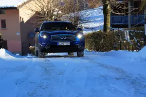 Infiniti QX70 3.7 S - Prova su strada 2015