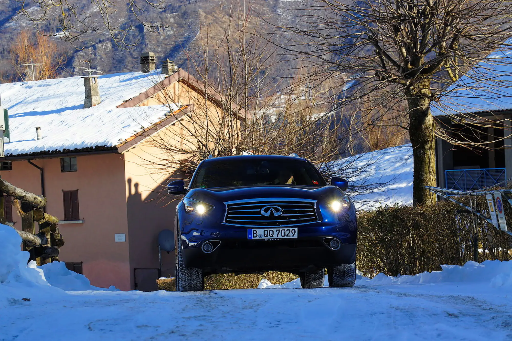 Infiniti QX70 3.7 S - Prova su strada 2015 - 77