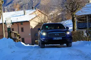 Infiniti QX70 3.7 S - Prova su strada 2015