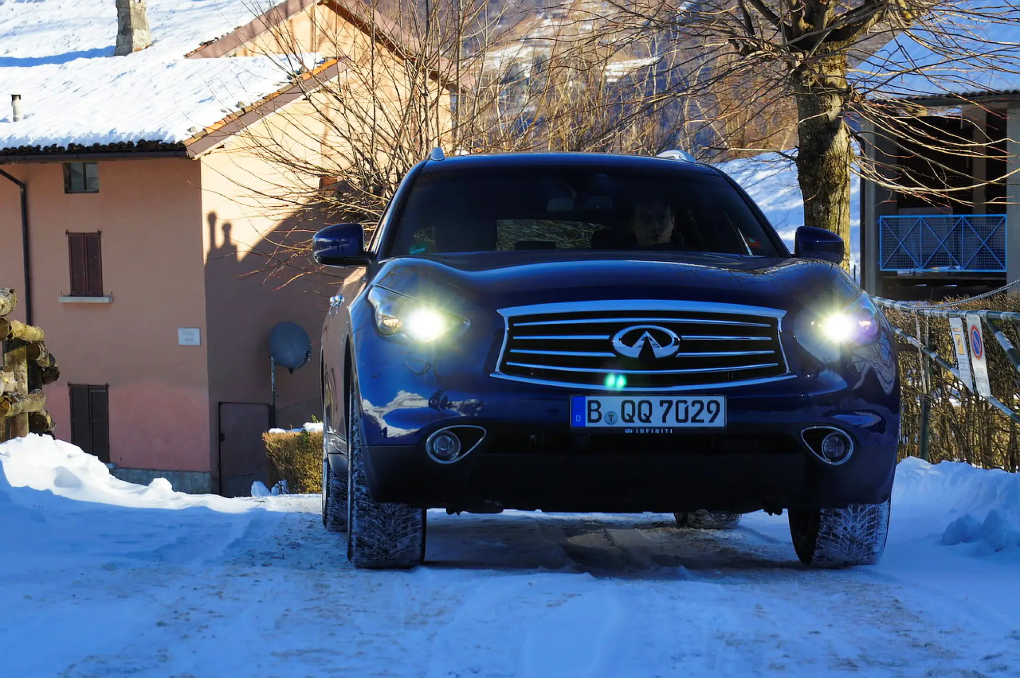 Infiniti QX70 3.7 S - Prova su strada 2015 - 84