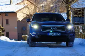 Infiniti QX70 3.7 S - Prova su strada 2015