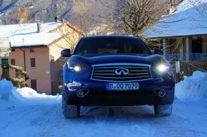 Infiniti QX70 3.7 S - Prova su strada 2015