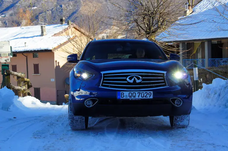 Infiniti QX70 3.7 S - Prova su strada 2015 - 85