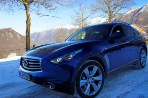 Infiniti QX70 3.7 S - Prova su strada 2015