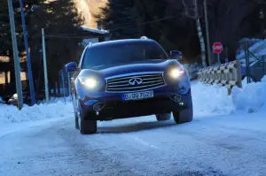 Infiniti QX70 3.7 S - Prova su strada 2015