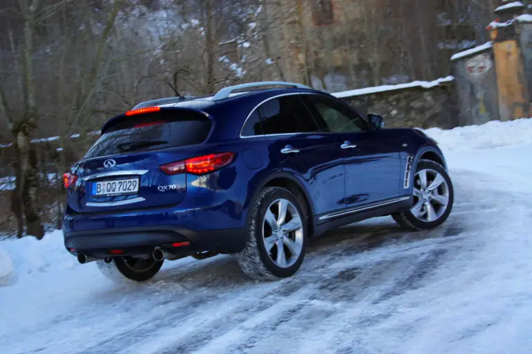 Infiniti QX70 3.7 S - Prova su strada 2015 - 95