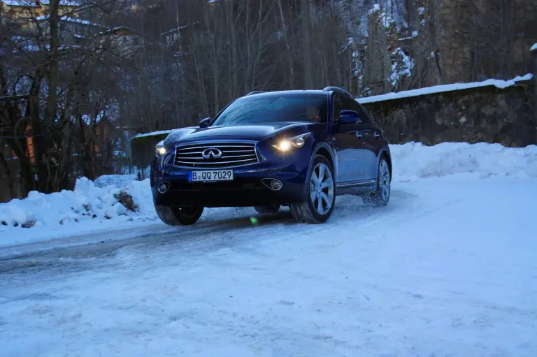 Infiniti QX70 3.7 S - Prova su strada 2015 - 102