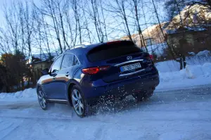 Infiniti QX70 3.7 S - Prova su strada 2015