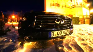 Infiniti QX70 3.7 S - Prova su strada 2015