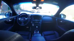 Infiniti QX70 3.7 S - Prova su strada 2015