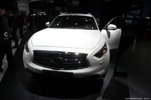 Infiniti QX70 - Salone di Francoforte 2015