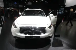 Infiniti QX70 - Salone di Francoforte 2015