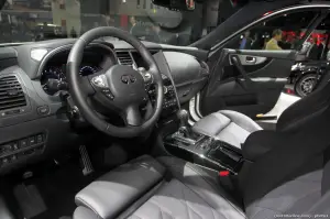 Infiniti QX70 - Salone di Francoforte 2015