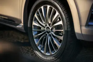 Infiniti QX80 - Teaser