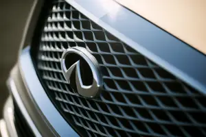 Infiniti QX80 - Teaser - 4