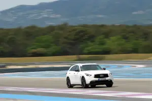 Infiniti - Test drive Sebastian Vettel - 3