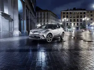 Interni Toyota C-HR 2017 - 6