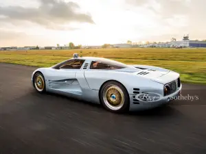 Isdera Commendatore 112i