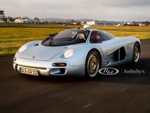 Isdera Commendatore 112i