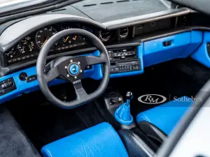Isdera Commendatore 112i