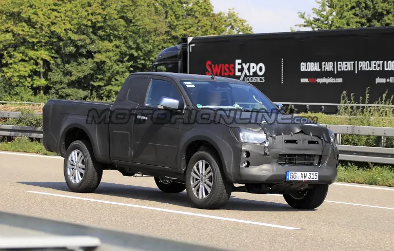 Isuzu D-Max 2020 - Foto spia 05-09-2019 - 3